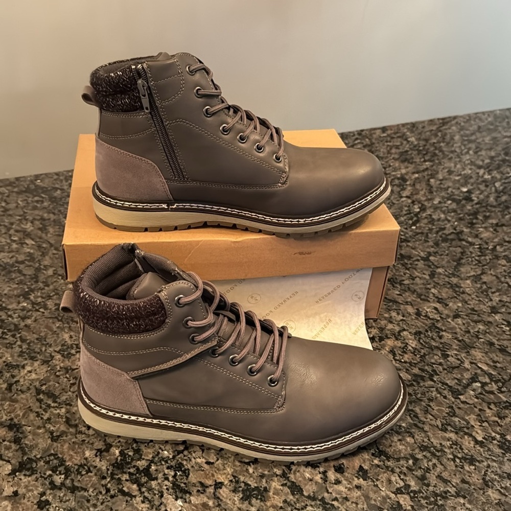 Reserved Footwear desert boots grey NIB 9.5